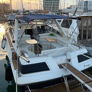 Barco Frape Hotel en barco Barcelona